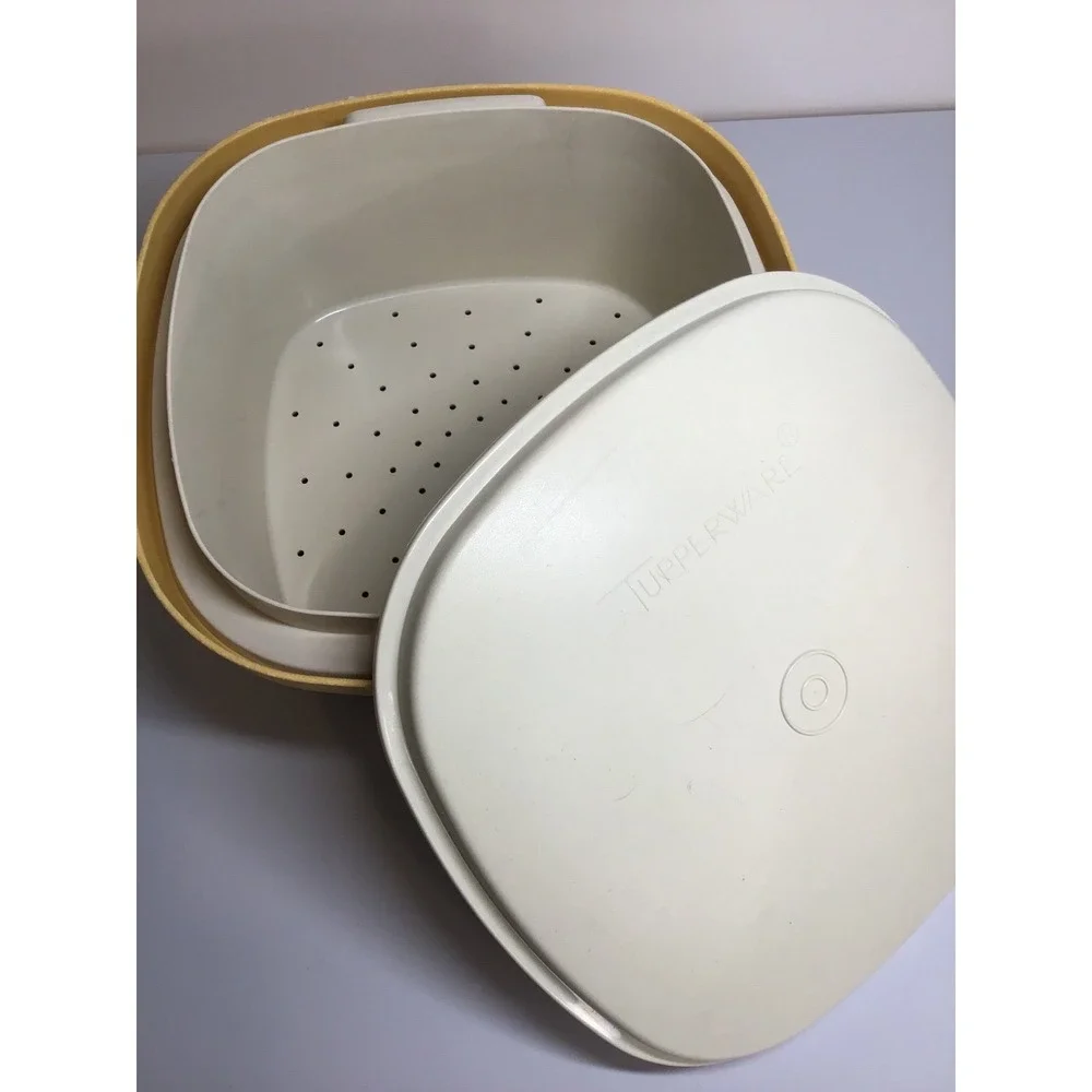 Tupperware vintage microwave